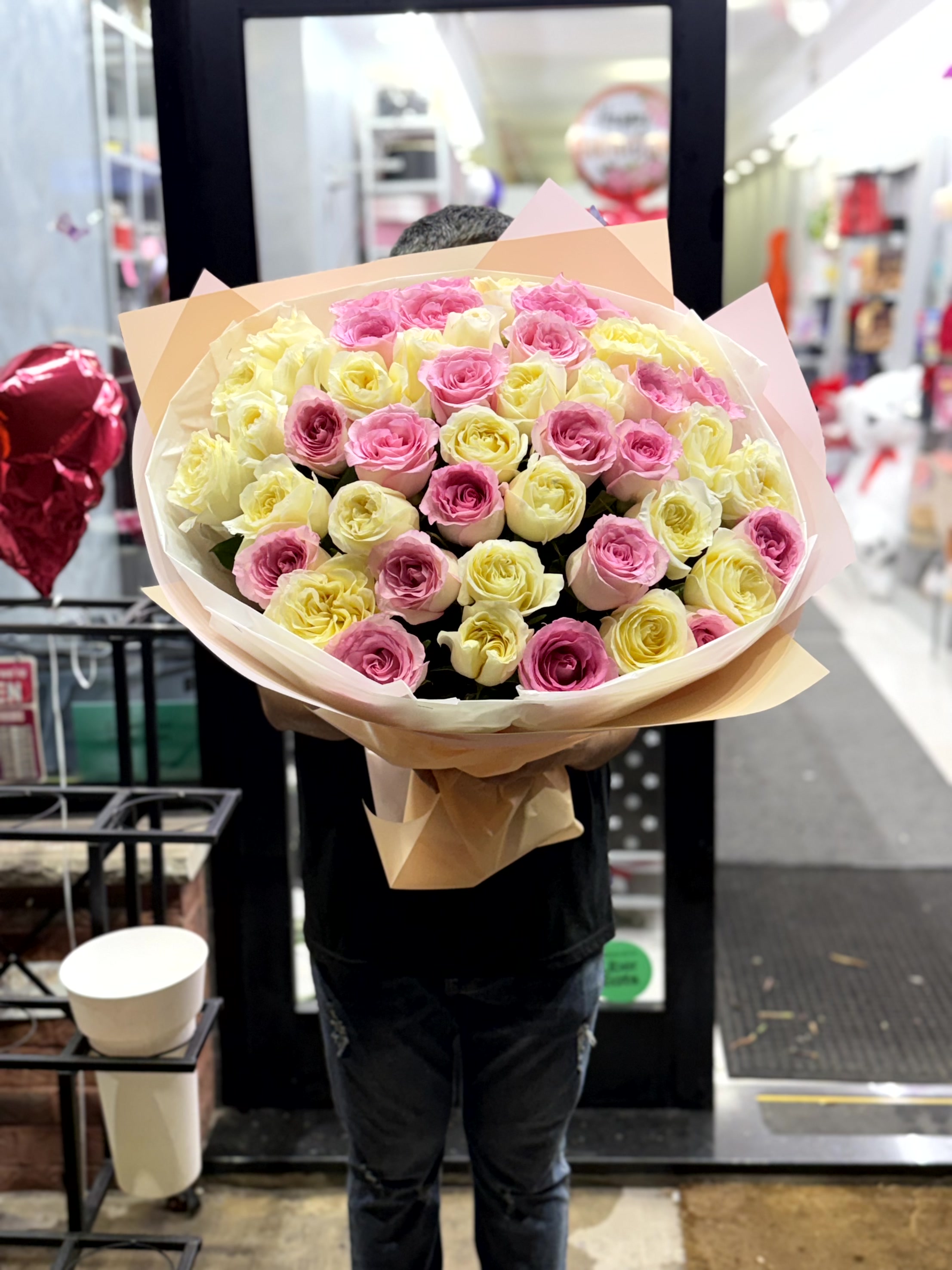 51 Mix Creamy & Light Pink Mandala Roses
